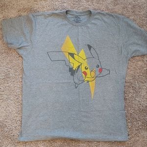 XL Pokémon Pikachu tee